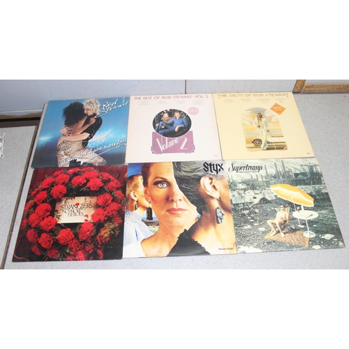 614 - Box of mixed LP vinyl records, artists S-Y to incl Paul Simon, Simon & Garfunkel, Bruce Springsteen,... 