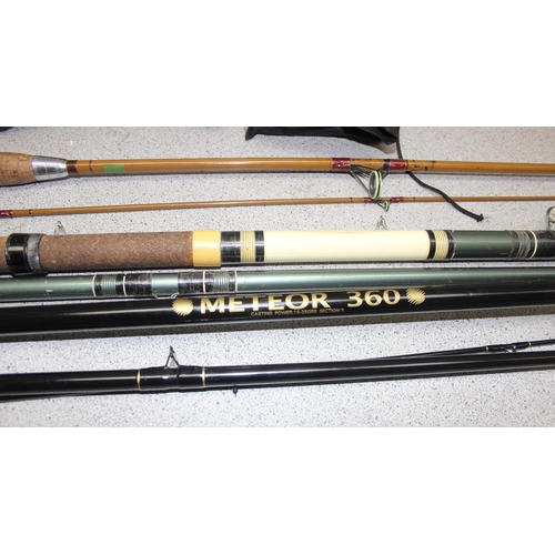 712 - 3 coarse fishing rods in rod bags