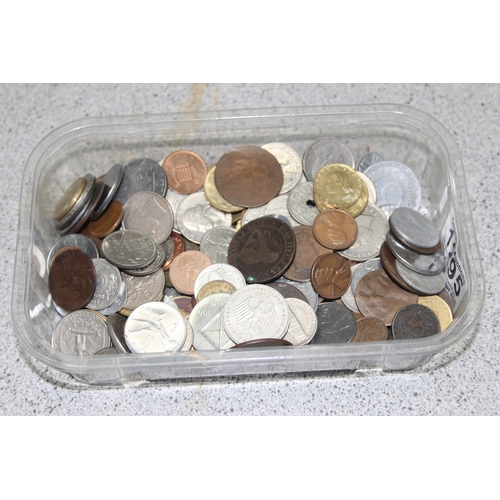 1295 - Qty of assorted mixed world coins, approx 1.1kg gross