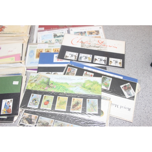 569 - 42 stamp presentation packs