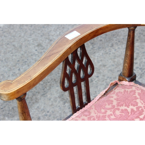 17 - Edwardian inlaid mahogany parlour settee with 3 central Art-Nouveau carved slats and one on each sid... 