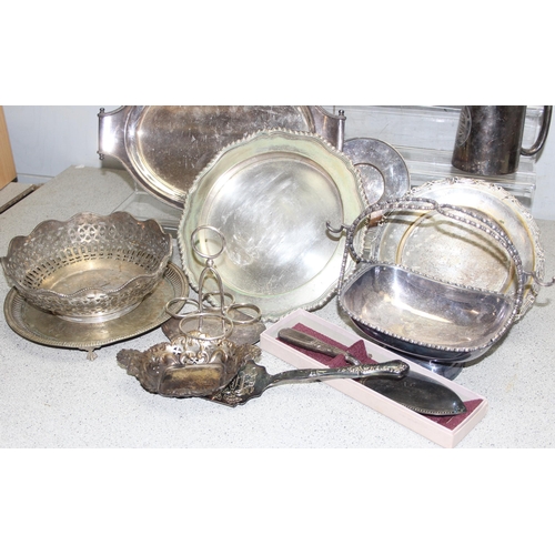 1006 - Qty of assorted antique and later silver plated items, approx 7kg gross