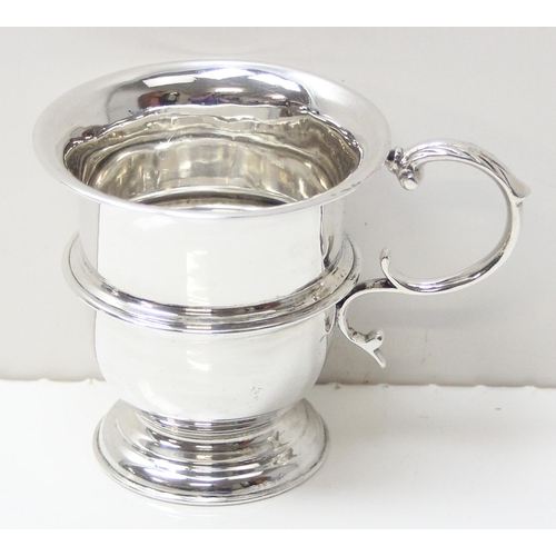 1032 - An antique silver christening tankard, Chester 1903 by Nathan & Hayes, approx 8cm tall, approx 119.6... 