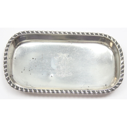 1099 - A small silver trinket dish with gadrooned border, Chester 1900, approx 11cm wide, approx 51.24g gro... 