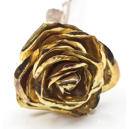 1099Q - An unusual solid silver and silver gilt rose, London 1978, makers mark poorly struck but believed to... 