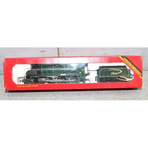 1539 - 3 boxed Hornby Railways scale models to incl OO gauge: R.041 GWR 0-6-0 Pannier Tank loco, R. 154 S. ... 