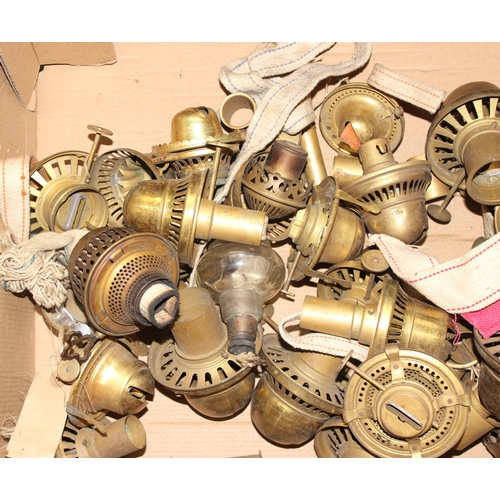 264 - Box of gas lamp parts and accessories to incl Aladdin