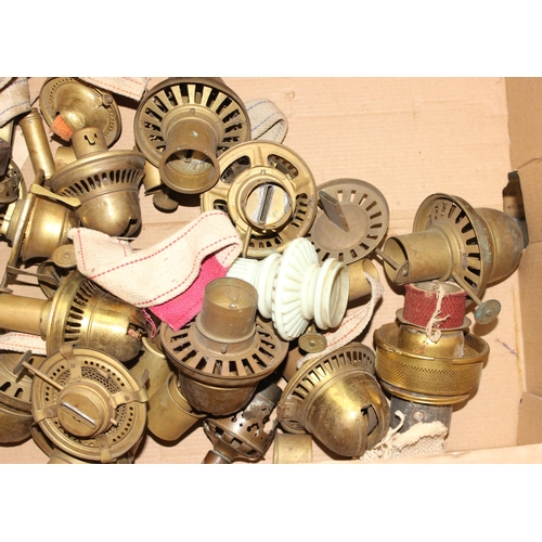 264 - Box of gas lamp parts and accessories to incl Aladdin