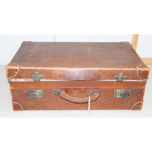 530 - Vintage suitcase with a large qty of antique and later ephemera, mostly correspondence