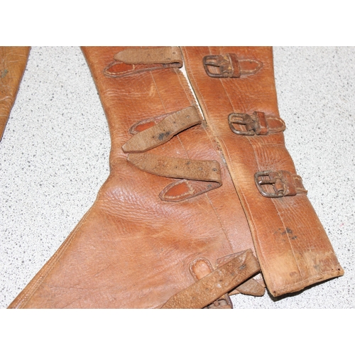 709 - Early 20th brown leather jockey cap and 2 pairs of leather gaiters