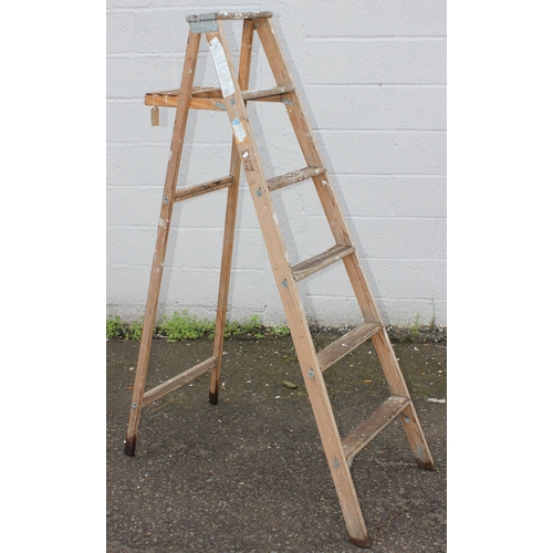 812 - A vintage wooden Dixie Flyer step ladder