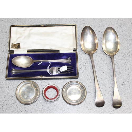 1065 - Qty of silver plated items to include serving tray, candlesticks and cutlery approx. 6.6kg