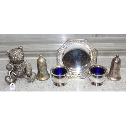 1065 - Qty of silver plated items to include serving tray, candlesticks and cutlery approx. 6.6kg