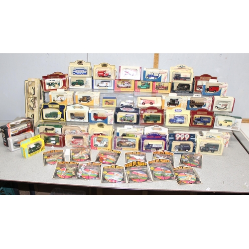 1513 - Qty of mostly boxed diecast collector model cars to include Days Gone, Matchbox and Lledo