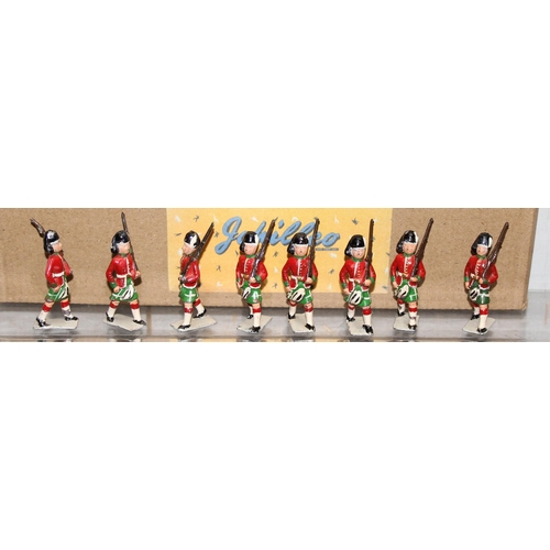 1524 - Qty of Vintage Britain's and Johillco hand painted toy soldiers to include British Infantry, Boer Wa... 