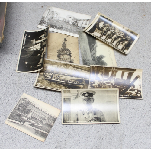 506 - Qty of vintage ephemera to include postcards, programmes and print album of Arras