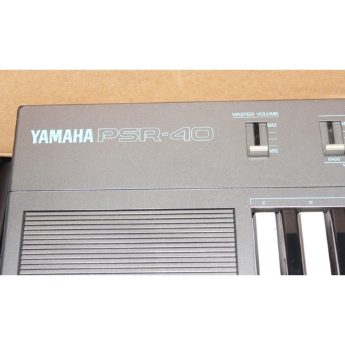 603 - Yamaha PSR-40 keyboard with stand