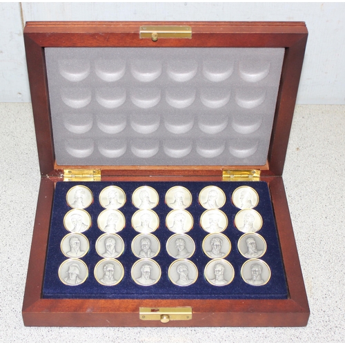 1542 - A Franklin Mint 'Battle of Waterloo' Checkers/Draughts set in fitted wooden box