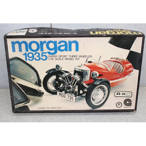 1550 - A vintage Heller Citroen 15.Six model kit and a Gakken 1935 Morgan model kit (2)