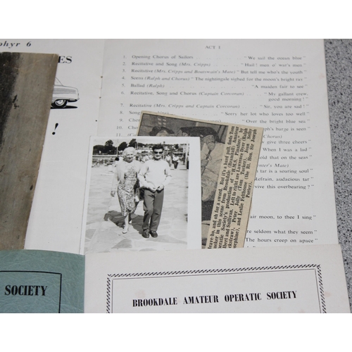 541 - Qty of mixed ephemera to include photographs, model aeroplane schematics and a school report book fr... 