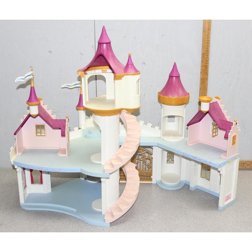 1553 - Playmobil Princess castle and some accessories