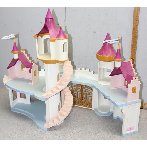 1553 - Playmobil Princess castle and some accessories