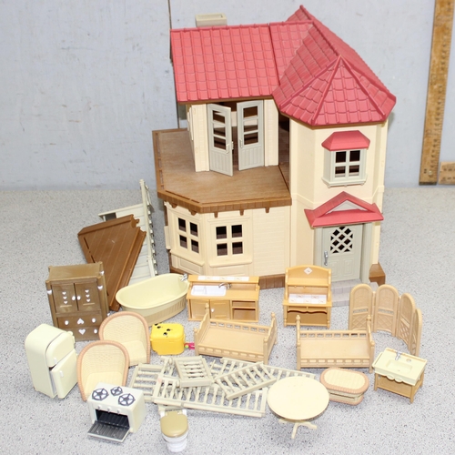 1554 - Vintage dolls house and furniture accessories