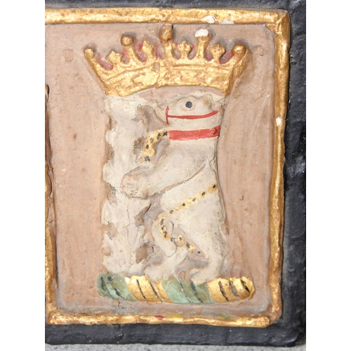 499J - An unusual vintage or antique painted plaster plaque depicting the crest of Warwickshire, approx 17c... 