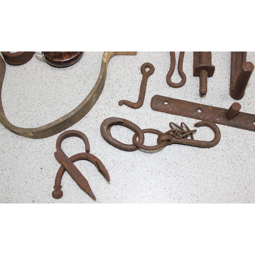 826 - Qty of assorted vintage tools etc