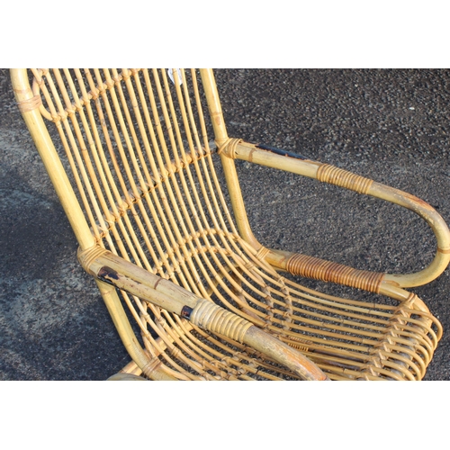 127 - A retro bamboo and wicker chair, strongly in the manner of Franco Albini, approx 59cm wide x 65cm de... 