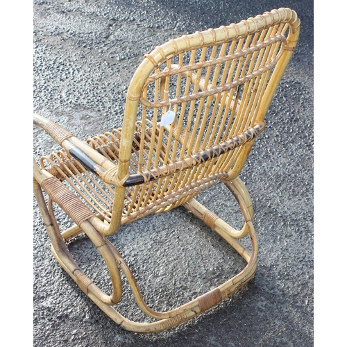 127 - A retro bamboo and wicker chair, strongly in the manner of Franco Albini, approx 59cm wide x 65cm de... 