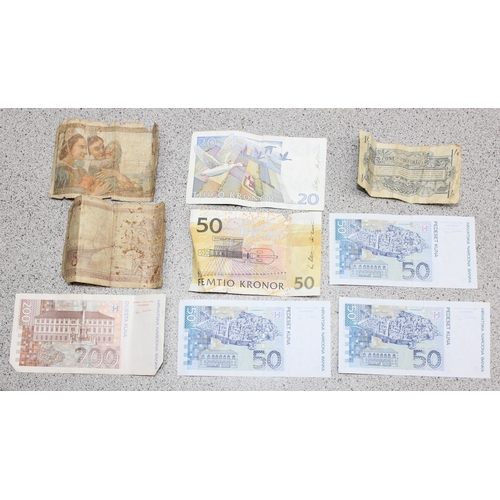 1240 - Qty of assorted mixed world banknotes