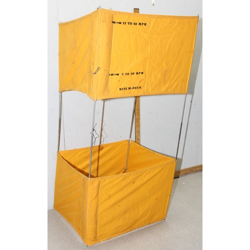 1400 - Vintage RAF box kite M-357-A