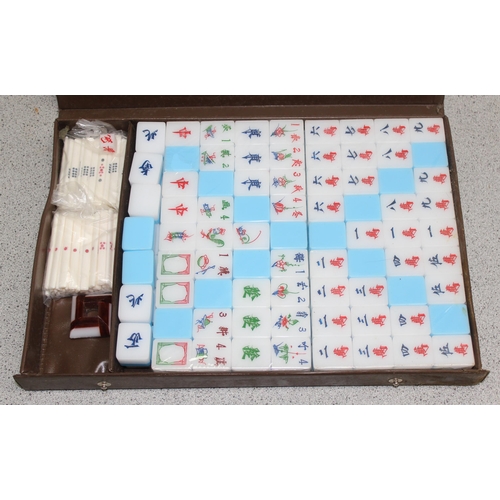 1504 - Mahjong set in case, seemingly unused