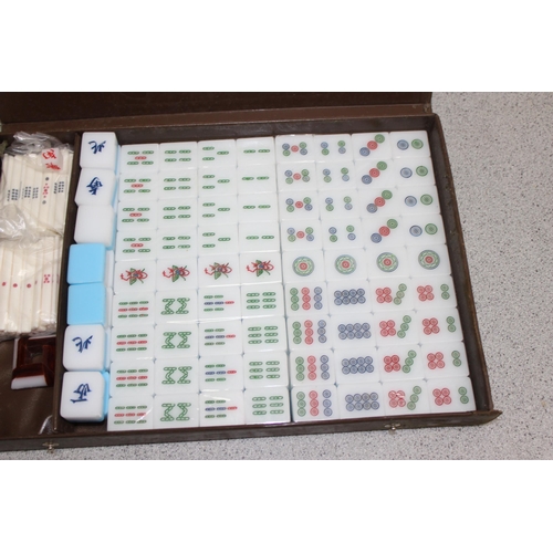 1504 - Mahjong set in case, seemingly unused