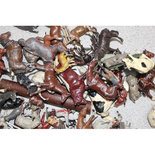 1507 - Qty of vintage play-worn lead (and other metal) figures, mostly horses and farm animals with some fe... 