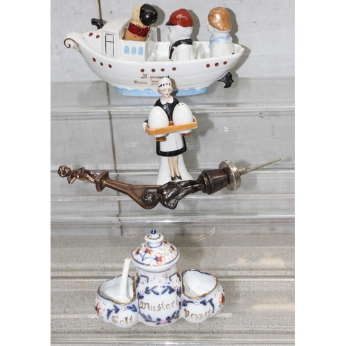 1614 - 3 vintage ceramic cruet pots and 2 Manneken Pis bottle openers/ pourer (5)