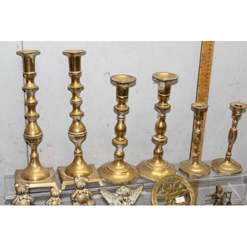 1700 - Qty of assorted antique and later brassware to inc 3 pairs of candlesticks, approx 5.5kg gross