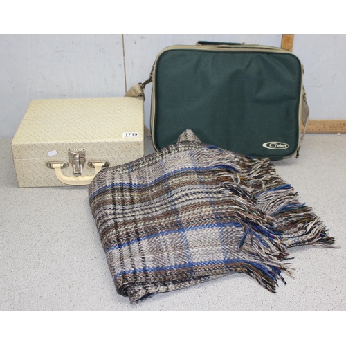 1719 - 2 vintage picnic sets, one by Brexton, and a picnic blanket