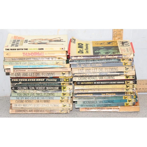 500 - Qty of assorted vintage James Bond paperback books by PAN