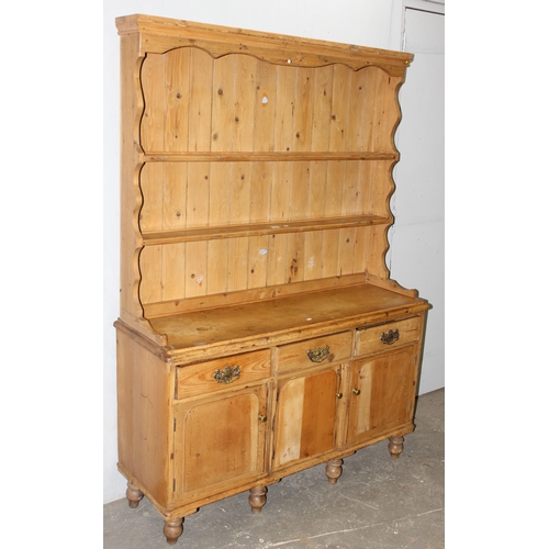 67 - An antique pine farmhouse country kitchen dresser, 3 drawers over 3 cupboards, approx 133cm wide x 4... 