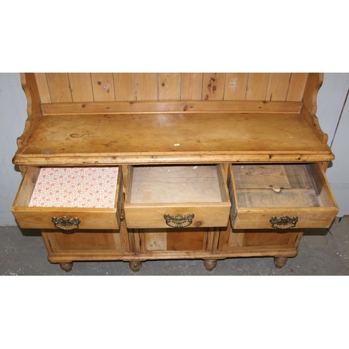 67 - An antique pine farmhouse country kitchen dresser, 3 drawers over 3 cupboards, approx 133cm wide x 4... 