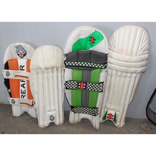 704 - Bag of cricket kit