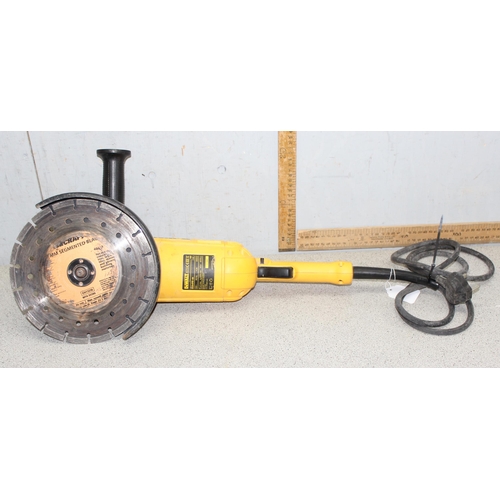 804 - Dewalt D28490 9 inch angle grinder