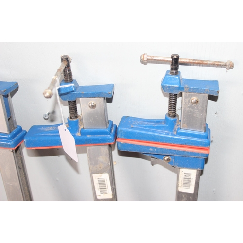 812 - 4 sash clamps, each approx 125cm long