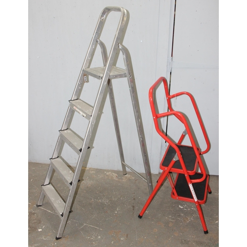 828 - Aluminium step ladder and a small red step ladder (2)