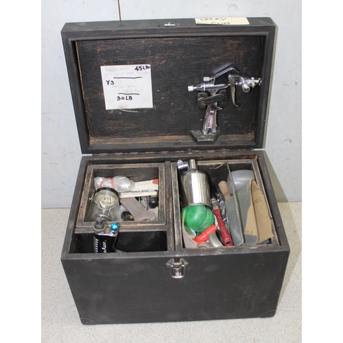 834 - Boxed spray gun with accessories, bench grinder, disc saw, and another saw in case (4)