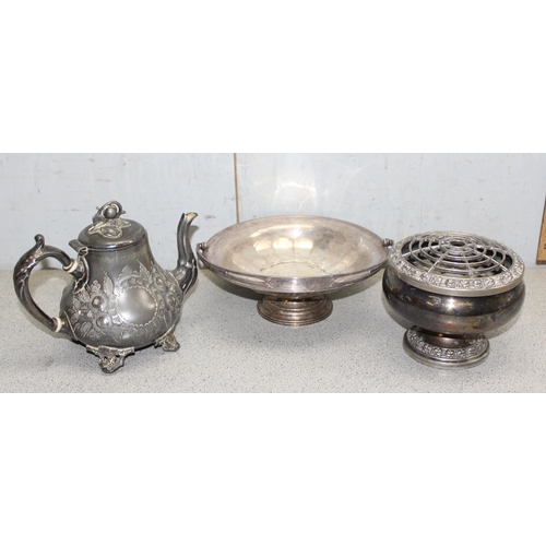 1019 - Qty of assorted antique and later silver plate and pewter items, approx 4kg gross