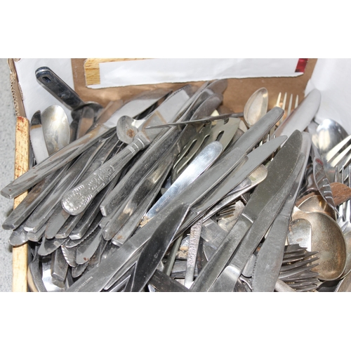 1028 - Qty of assorted silver plate and other cutlery, approx 7.2kg gross