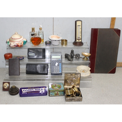 1607 - Qty of assorted interesting small items to inc vintage advertising tins, retro Walkman etc etc